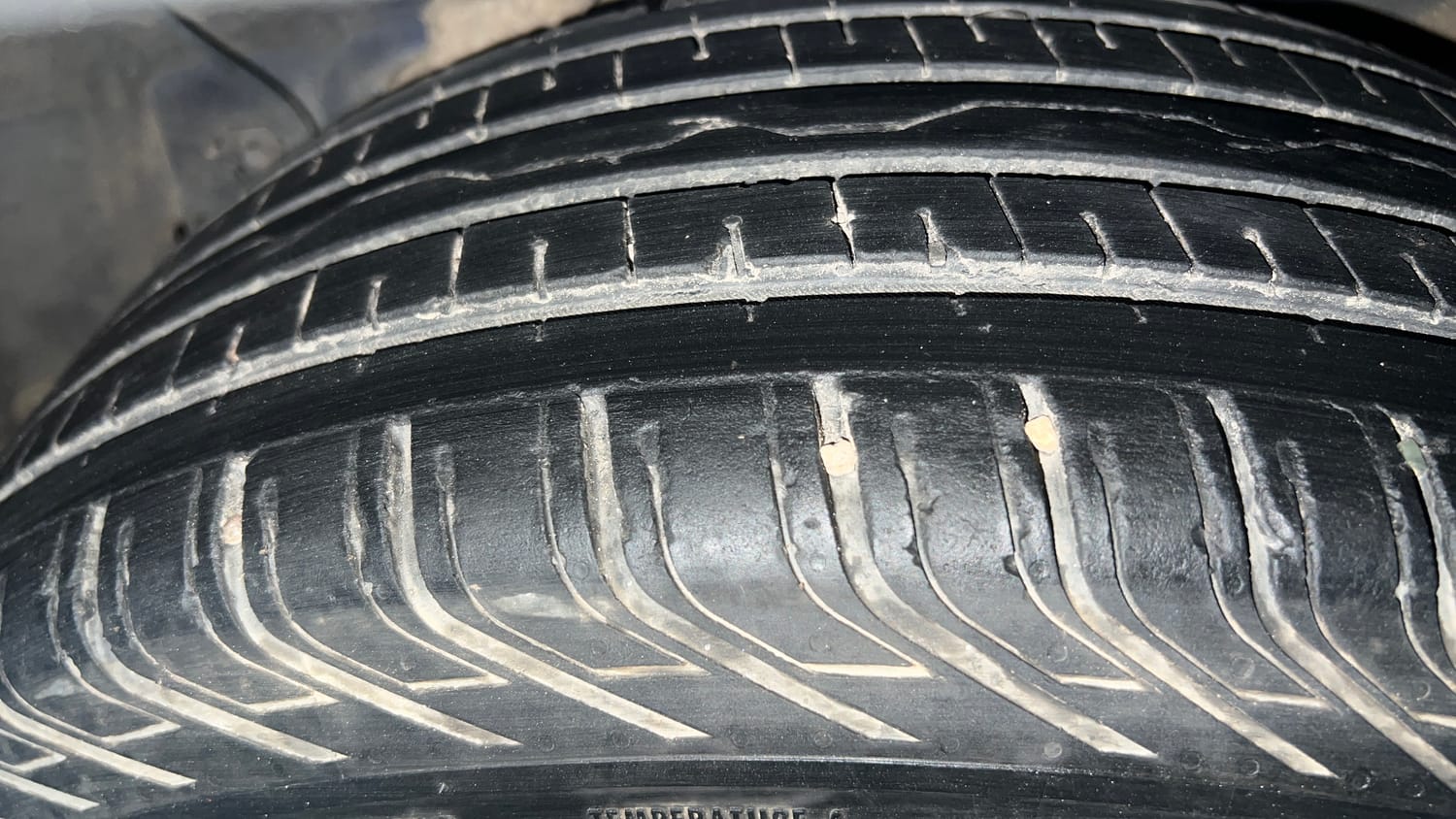 Used 2020 Hyundai Venue SX Plus 1.0 Turbo DCT Petrol Automatic tyres LEFT REAR TYRE TREAD VIEW