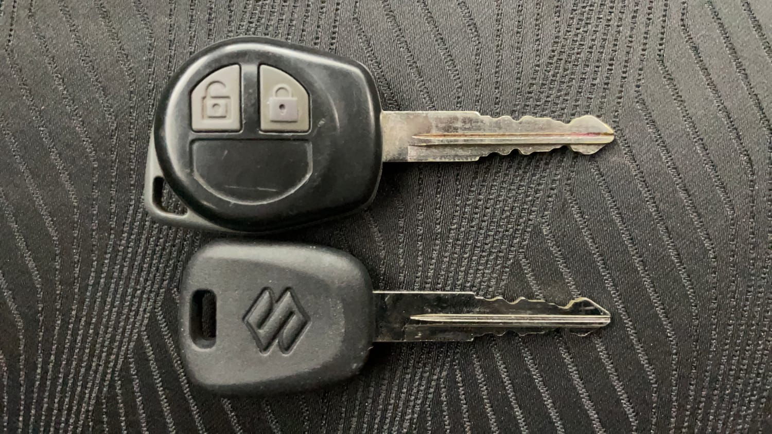 Used 2013 Maruti Suzuki Swift VXi Petrol Manual extra CAR KEY VIEW