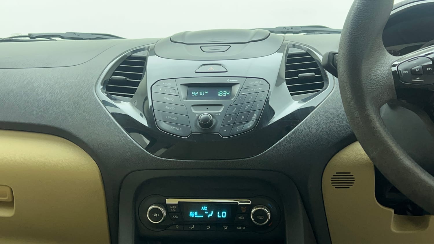 Used 2018 Ford Figo Aspire Titanium 1.2 Ti-VCT Petrol Manual top_features Integrated (in-dash) music system