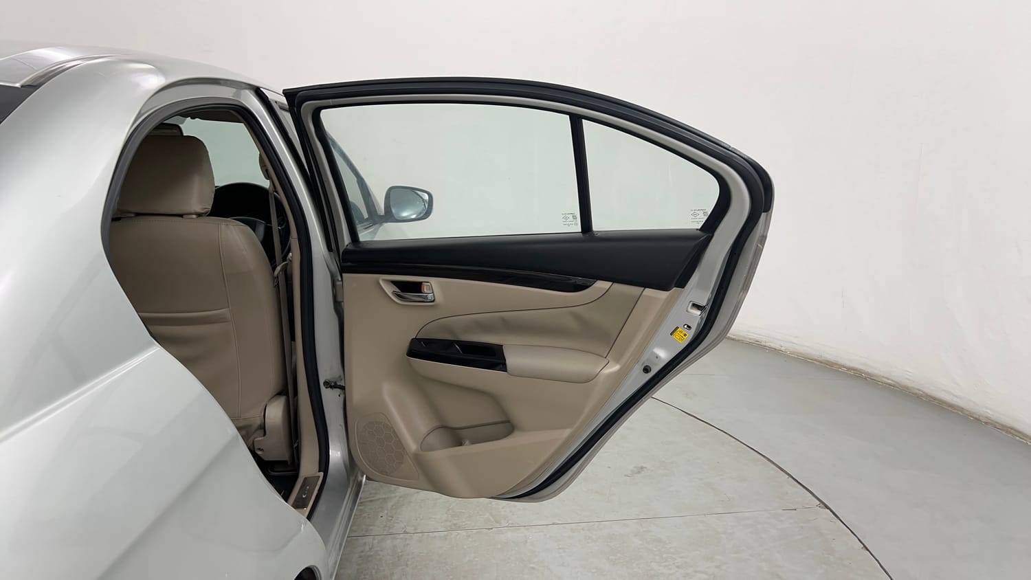 Used 2015 Maruti Suzuki Ciaz ZXi  AT Petrol Automatic interior RIGHT REAR DOOR OPEN VIEW