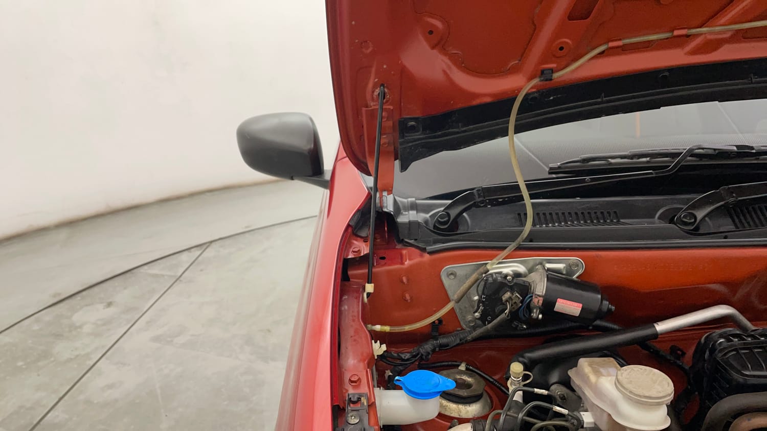 Used 2019 Maruti Suzuki Alto 800 VXi Petrol Manual engine ENGINE RIGHT SIDE HINGE & APRON VIEW