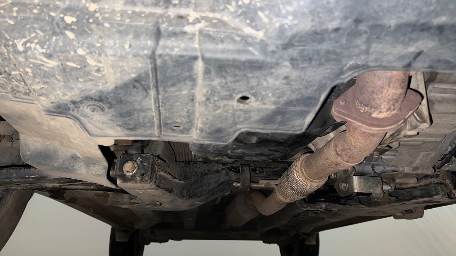 Used 2022 Tata Nexon XZA Plus (Premium) Petrol Automatic extra FRONT LEFT UNDERBODY VIEW