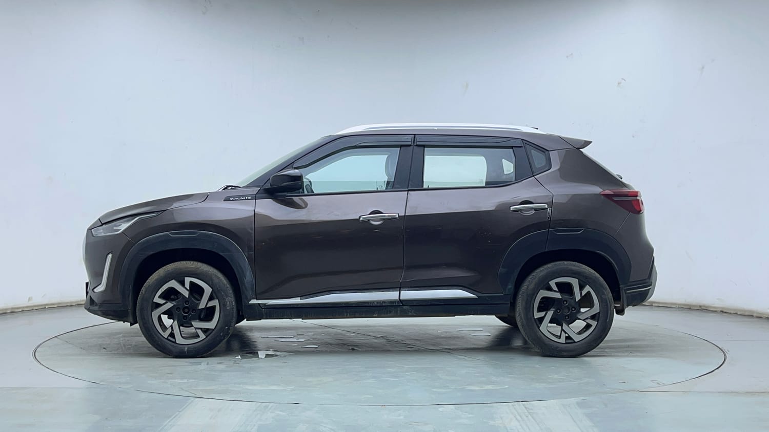 Used 2023 Nissan Magnite XV Petrol Manual exterior LEFT SIDE VIEW