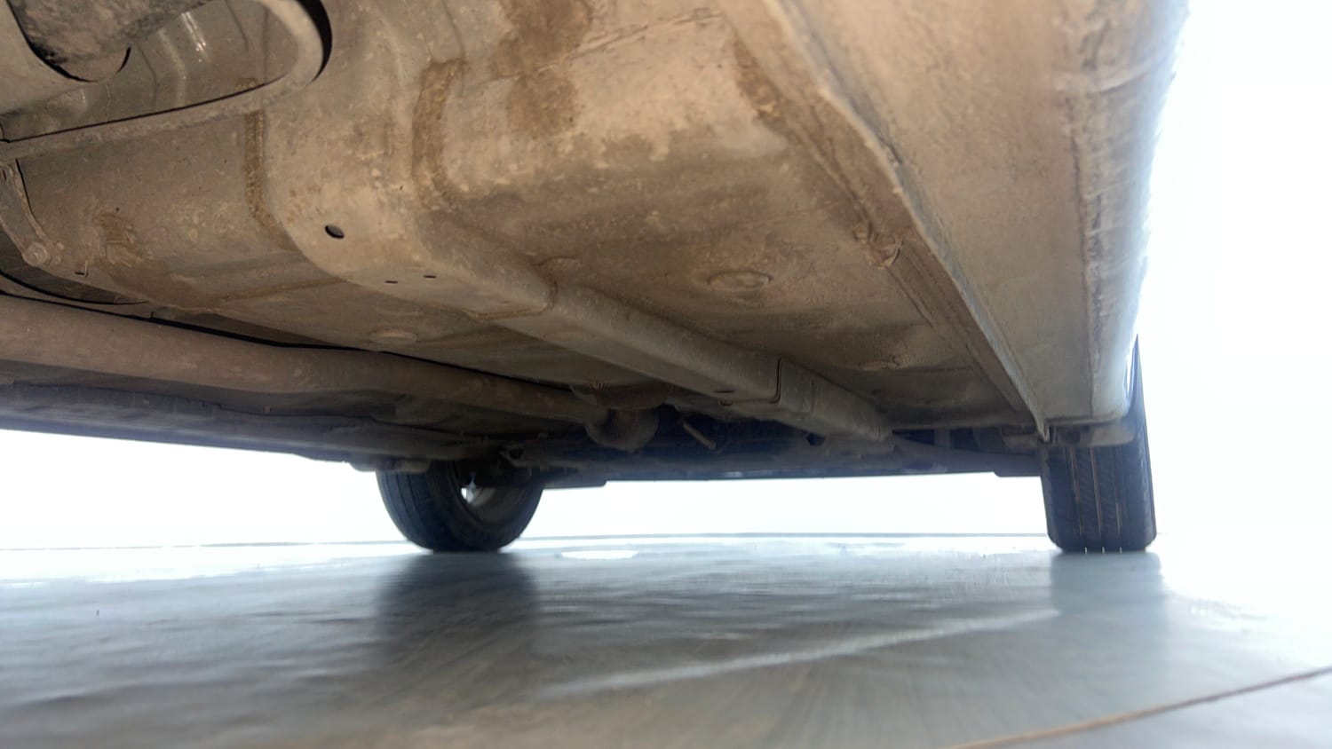 Used 2024 Hyundai Aura SX 1.2 CNG Cng Manual extra REAR RIGHT UNDERBODY VIEW