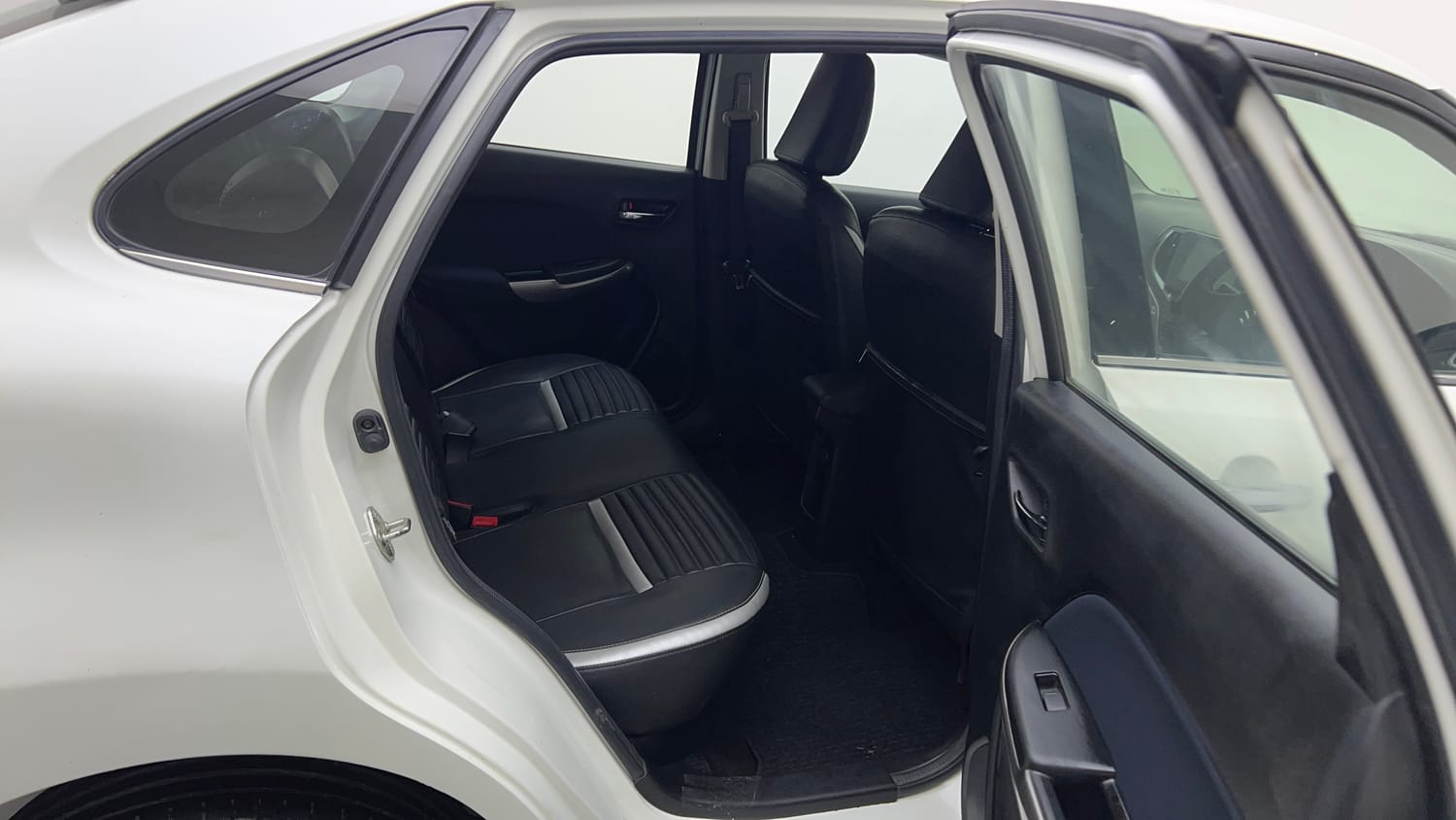 Used 2021 Maruti Suzuki Baleno Zeta Petrol Manual interior RIGHT SIDE REAR DOOR CABIN VIEW
