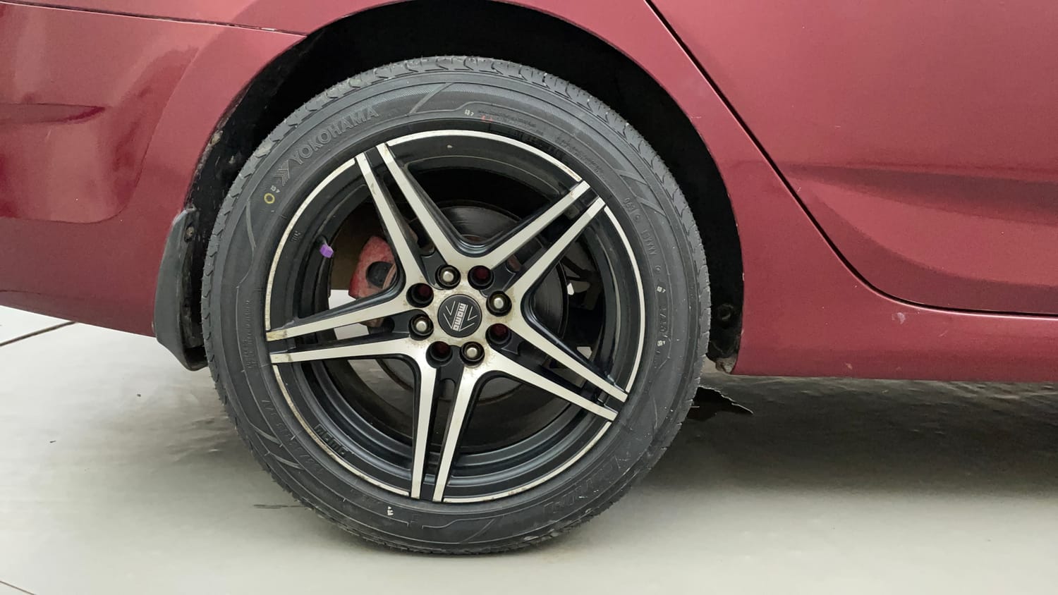 Used 2014 Hyundai Verna Fluidic 1.6 VTVT SX Petrol Manual tyres RIGHT REAR TYRE RIM VIEW