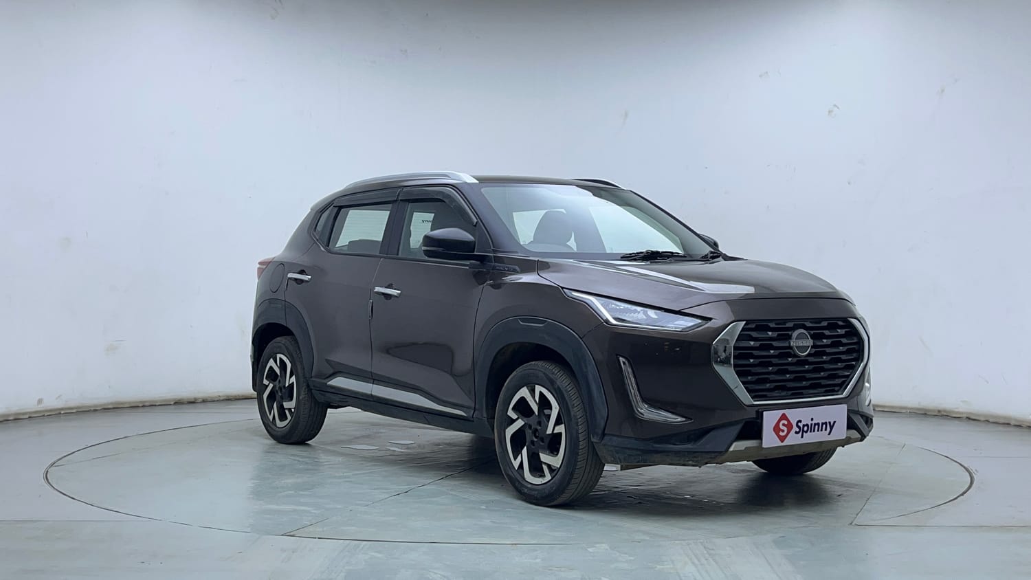 Used 2023 Nissan Magnite XV Petrol Manual exterior RIGHT FRONT CORNER VIEW
