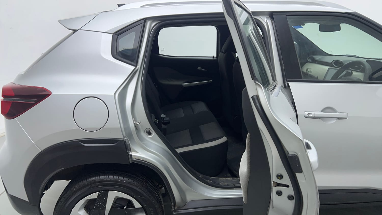 Used 2021 Nissan Magnite XL Petrol Manual interior RIGHT SIDE REAR DOOR CABIN VIEW