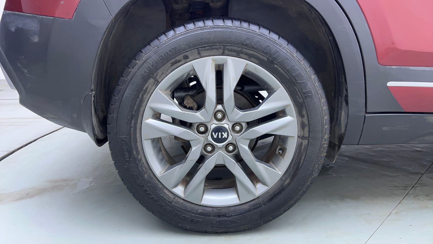 Used 2020 Kia Seltos HTX IVT 1.5 Petrol Automatic tyres RIGHT REAR TYRE RIM VIEW