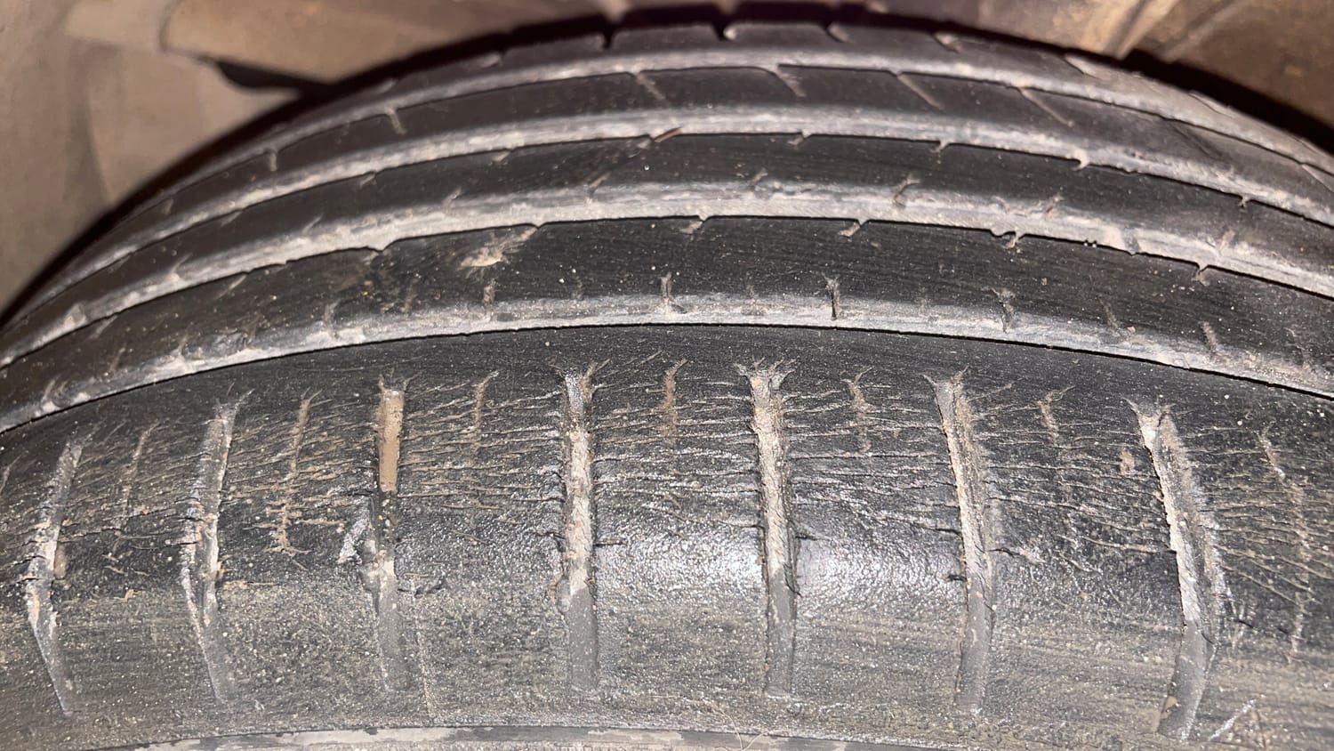 Used 2019 Maruti Suzuki Baleno Zeta Petrol Manual tyres LEFT FRONT TYRE TREAD VIEW