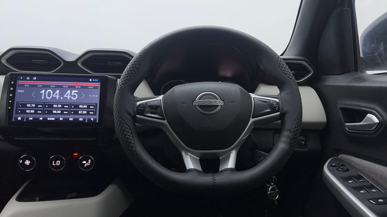 Used 2021 Nissan Magnite XL Petrol Manual interior STEERING VIEW