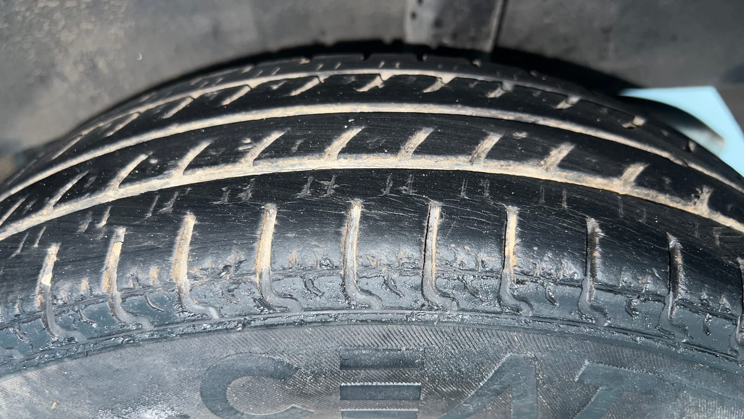 Used 2017 Datsun Redi-GO S Petrol Manual tyres LEFT REAR TYRE TREAD VIEW