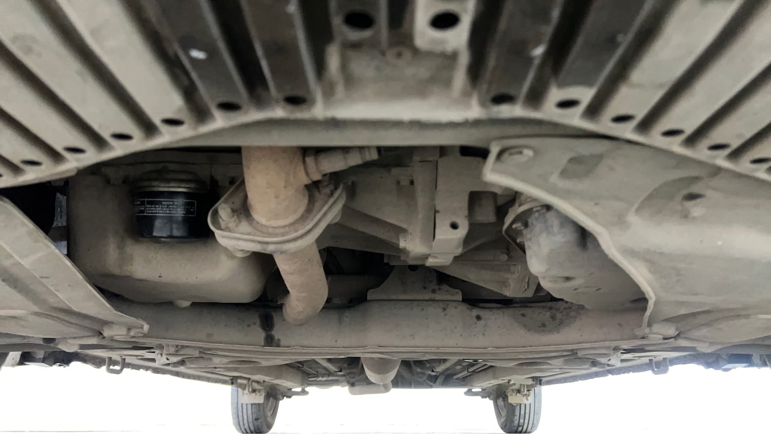 Used 2015 Maruti Suzuki Ciaz ZXi  AT Petrol Automatic extra FRONT LEFT UNDERBODY VIEW
