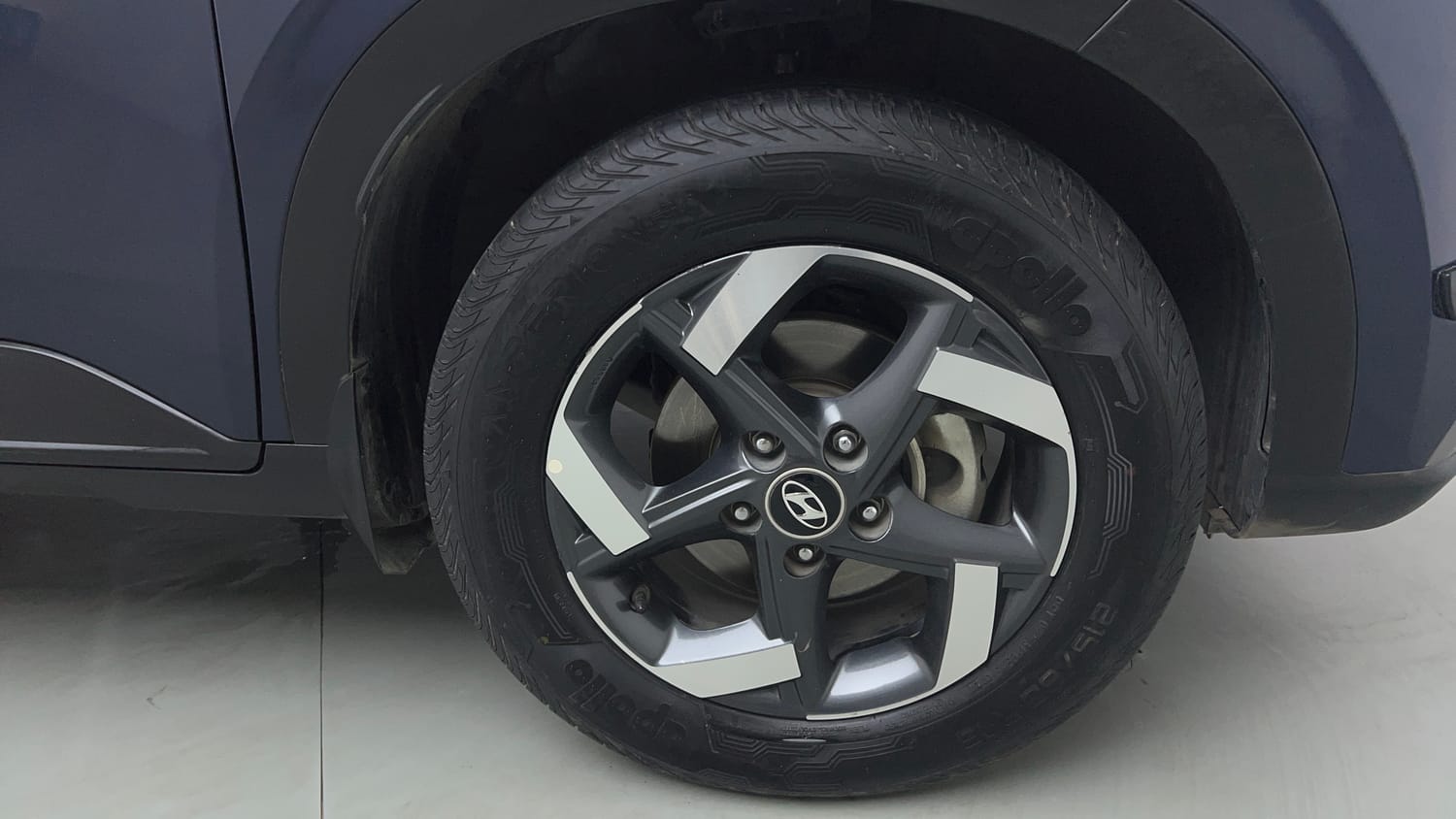 Used 2020 Hyundai Venue SX Plus 1.0 Turbo DCT Petrol Automatic tyres RIGHT FRONT TYRE RIM VIEW