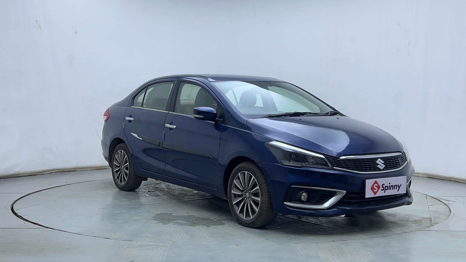 Used 2019 Maruti Suzuki Ciaz Alpha Hybrid 1.5 AT Petrol Automatic exterior RIGHT FRONT CORNER VIEW