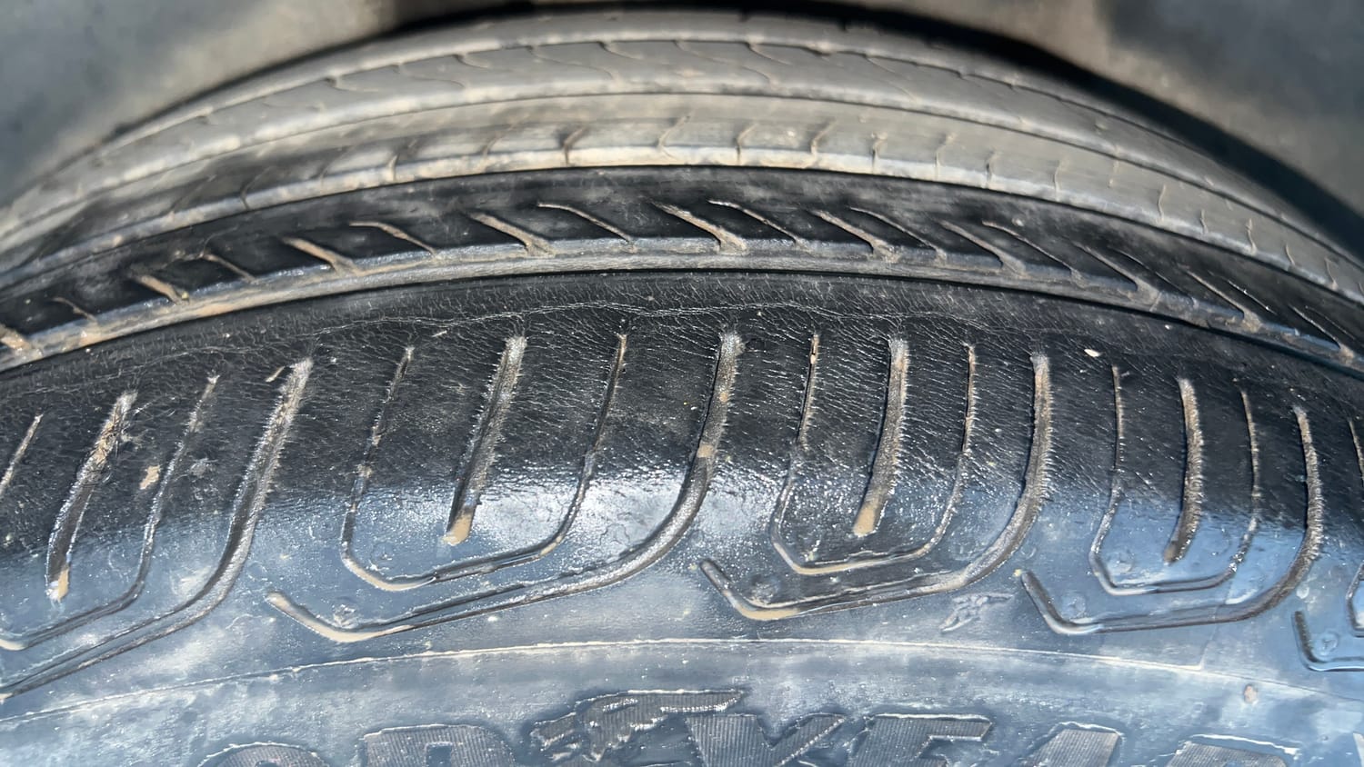 Used 2022 Volkswagen Taigun Topline 1.0 TSI MT Petrol Manual tyres RIGHT REAR TYRE TREAD VIEW