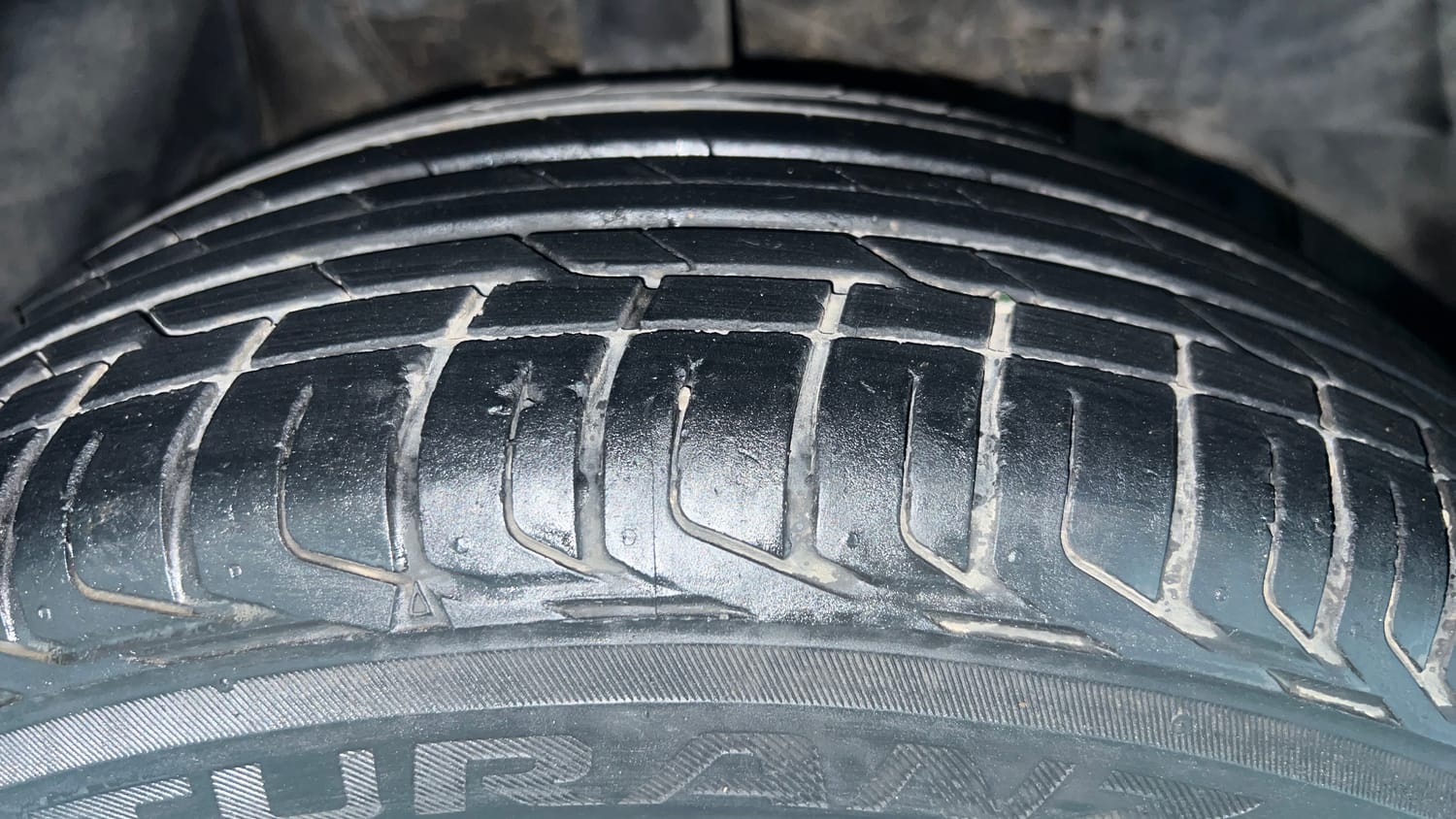 Used 2024 Tata Nexon XMA (S) Petrol Automatic tyres RIGHT FRONT TYRE TREAD VIEW