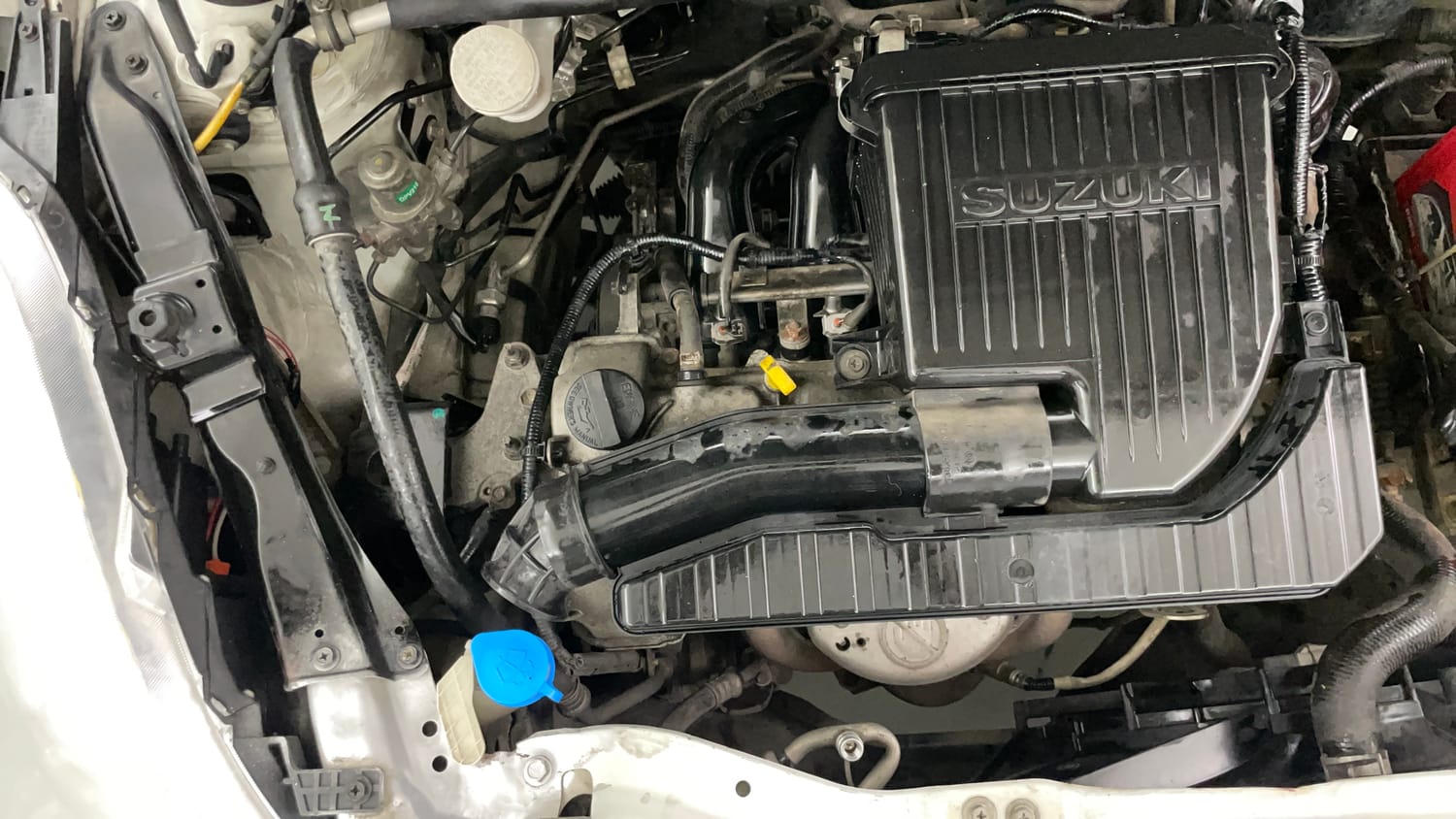Used 2013 Maruti Suzuki Swift VXi Petrol Manual engine ENGINE RIGHT SIDE VIEW