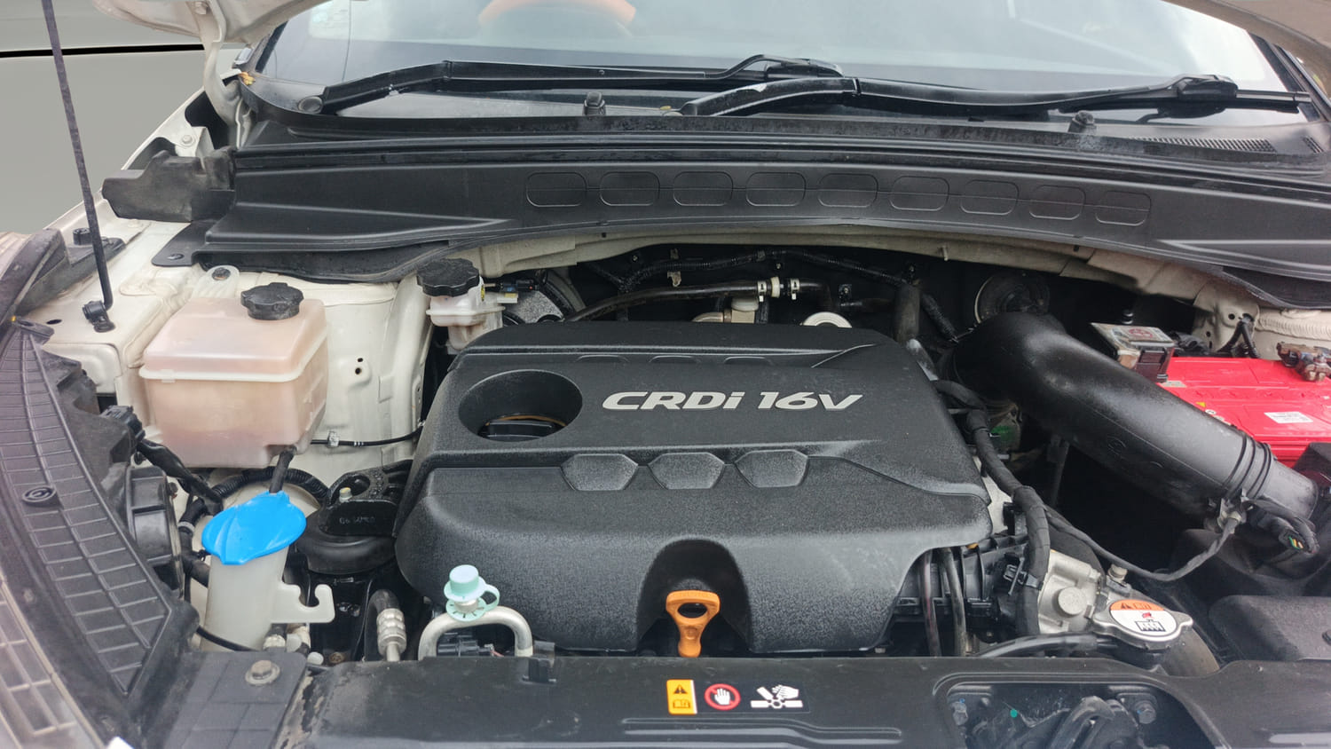 Used 2019 Hyundai Creta SX 1.6 AT CRDi Diesel Automatic engine ENGINE RIGHT SIDE HINGE & APRON VIEW