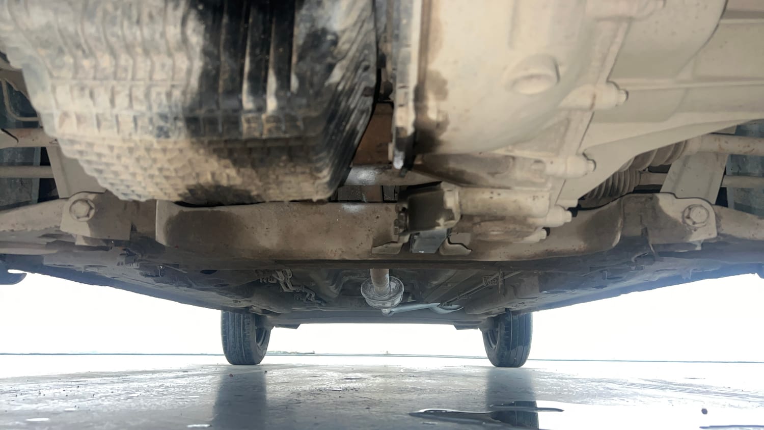 Used 2020 Renault Kwid RXL Petrol Manual extra FRONT LEFT UNDERBODY VIEW