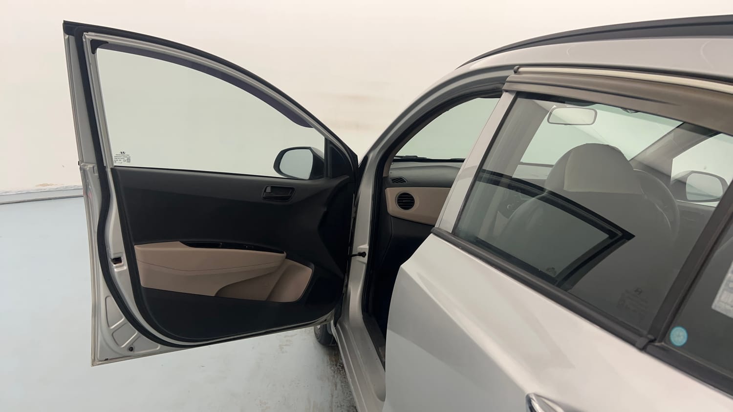 Used 2018 Hyundai Grand i10 Magna 1.2 Kappa VTVT Petrol Manual interior LEFT FRONT DOOR OPEN VIEW