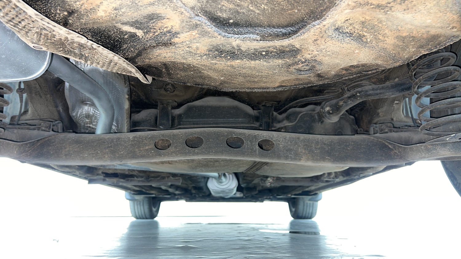 Used 2022 Skoda Slavia Style 1.0L TSI MT Petrol Manual extra REAR UNDERBODY VIEW (TAKEN FROM REAR)