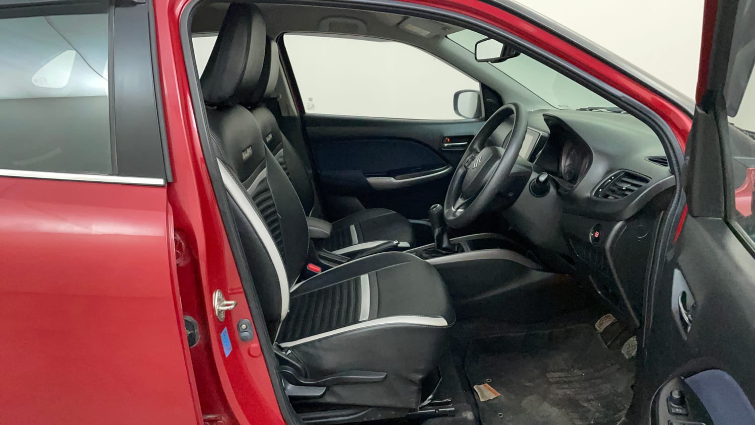 Used 2019 Maruti Suzuki Baleno Zeta Petrol Manual interior RIGHT SIDE FRONT DOOR CABIN VIEW