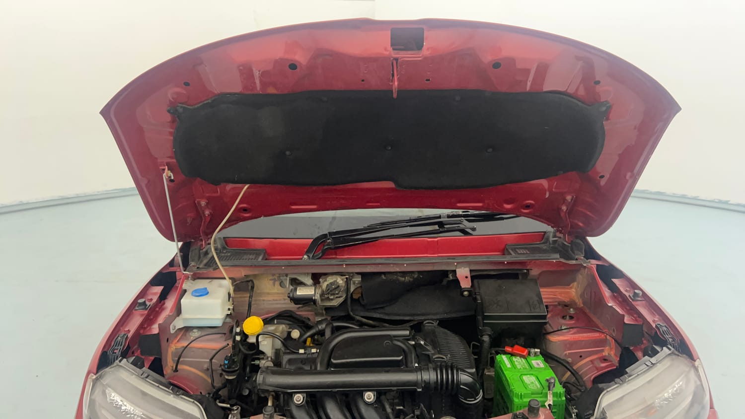 Used 2020 Renault Kwid RXL Petrol Manual engine ENGINE & BONNET OPEN FRONT VIEW