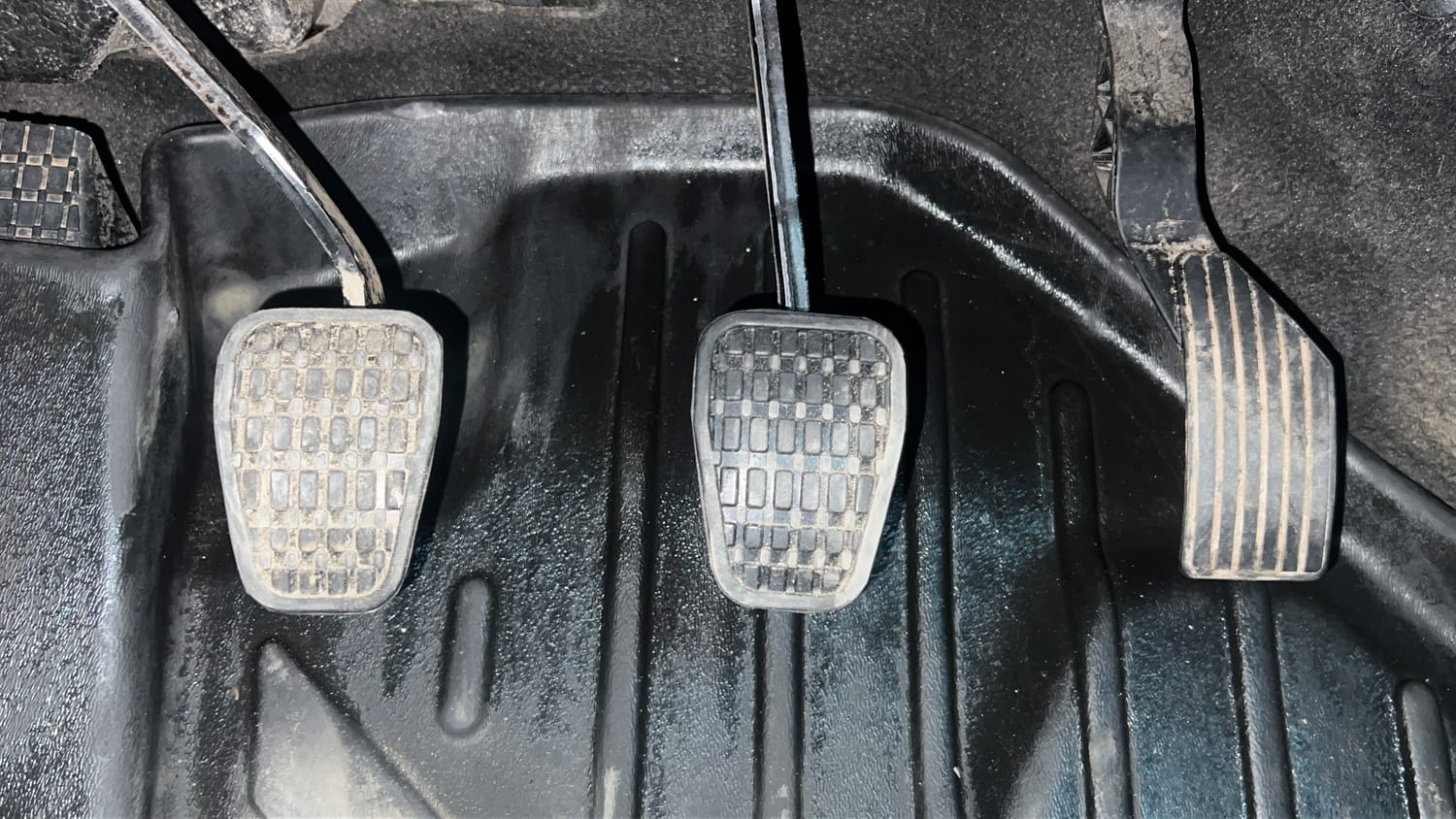 Used 2022 Tata Punch Pure MT Petrol Manual interior PEDALS VIEW
