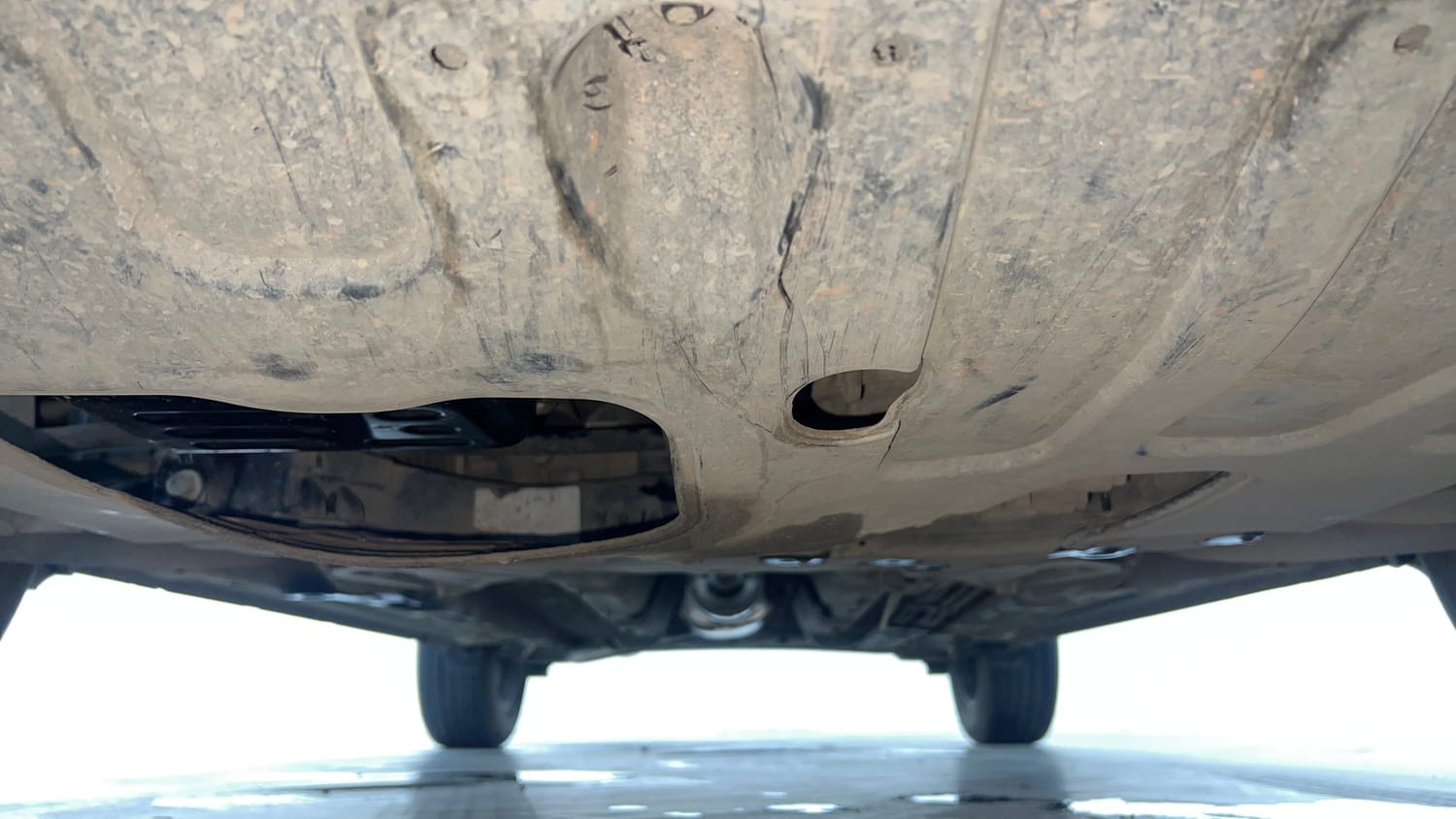 Used 2020 Hyundai Venue SX Plus 1.0 Turbo DCT Petrol Automatic extra FRONT LEFT UNDERBODY VIEW