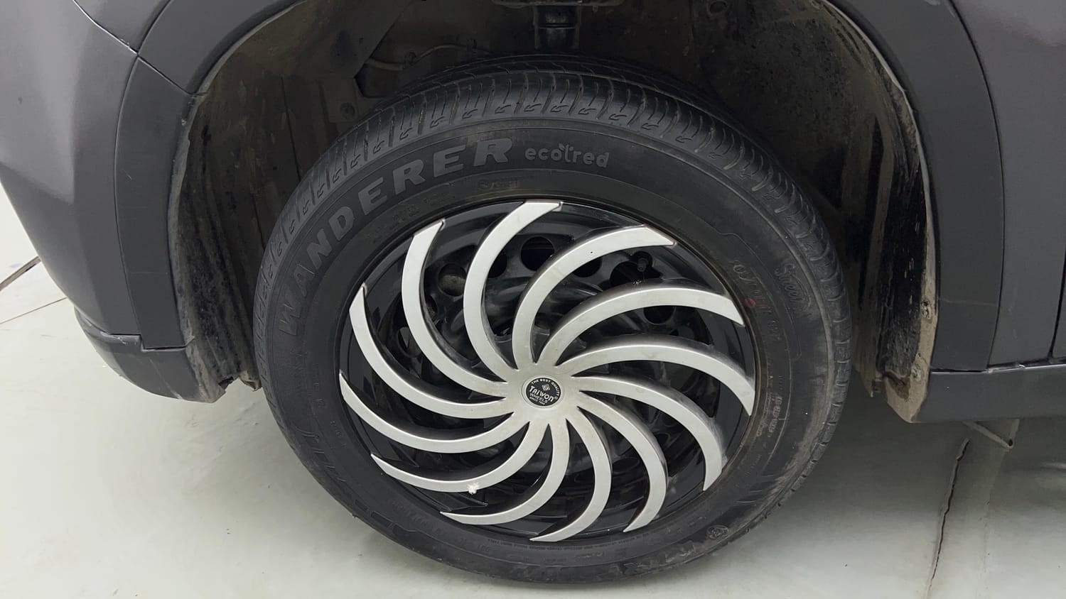 Used 2022 maruti-suzuki Vitara Brezza VXi Petrol Manual tyres LEFT FRONT TYRE RIM VIEW