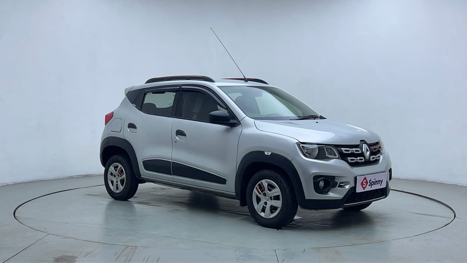 Used 2017 Renault Kwid RXT Petrol Manual exterior RIGHT FRONT CORNER VIEW
