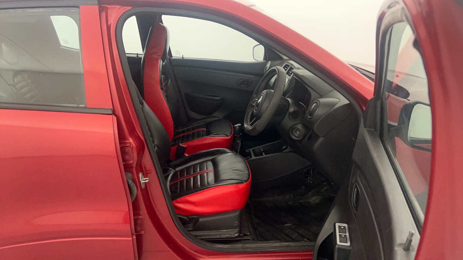 Used 2020 Renault Kwid RXL Petrol Manual interior RIGHT SIDE FRONT DOOR CABIN VIEW