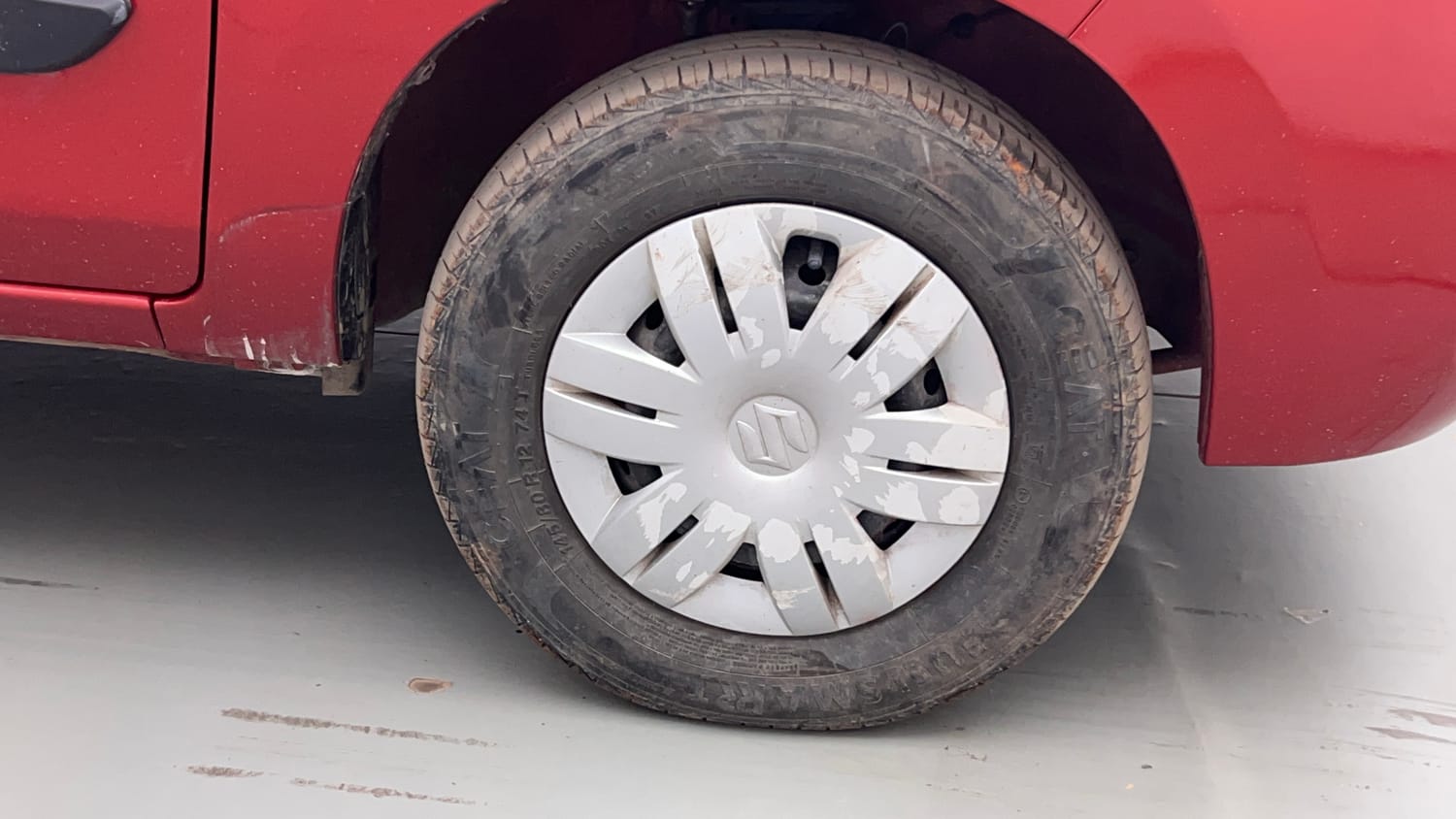 Used 2022 Maruti Suzuki Alto 800 LXi (O) Petrol Manual tyres RIGHT FRONT TYRE RIM VIEW