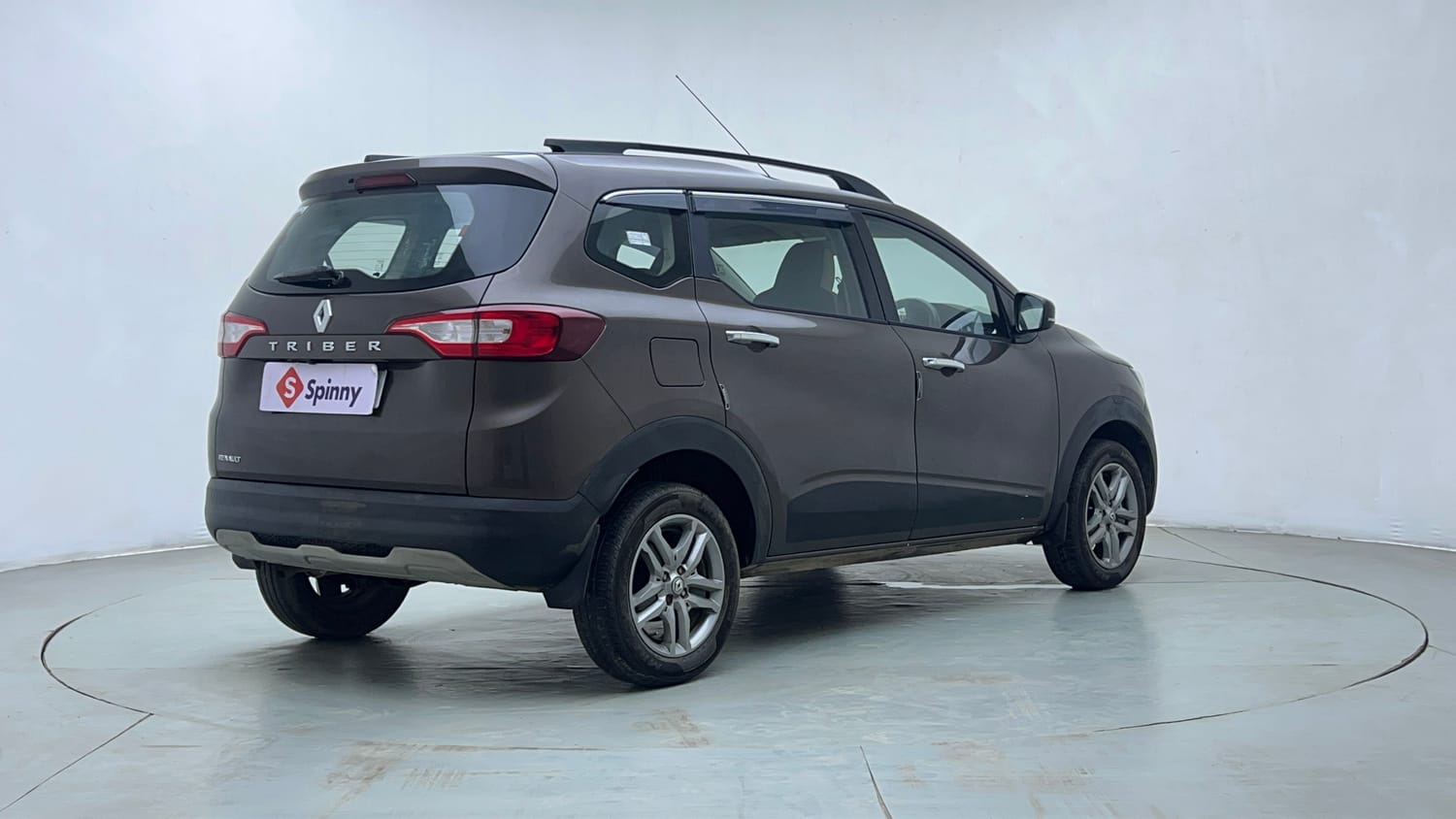 Used 2024 Renault Triber RXZ EASY-R AMT Petrol Automatic exterior RIGHT REAR CORNER VIEW