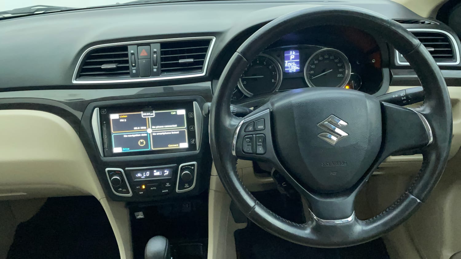 Used 2017 Maruti Suzuki Ciaz Alpha 1.4 AT Petrol Automatic interior STEERING VIEW
