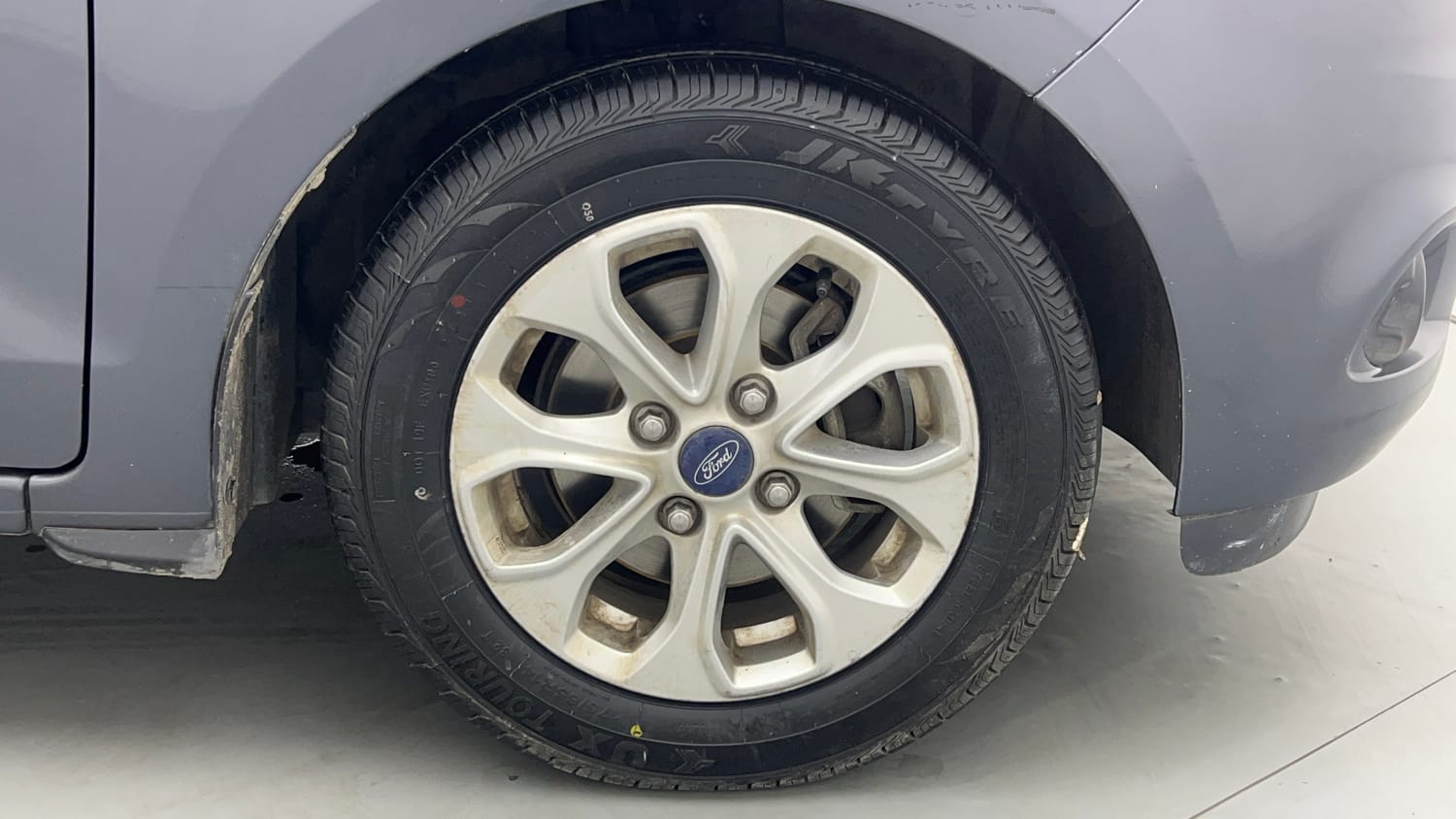 Used 2018 Ford Figo Aspire Titanium 1.2 Ti-VCT Petrol Manual tyres RIGHT FRONT TYRE RIM VIEW