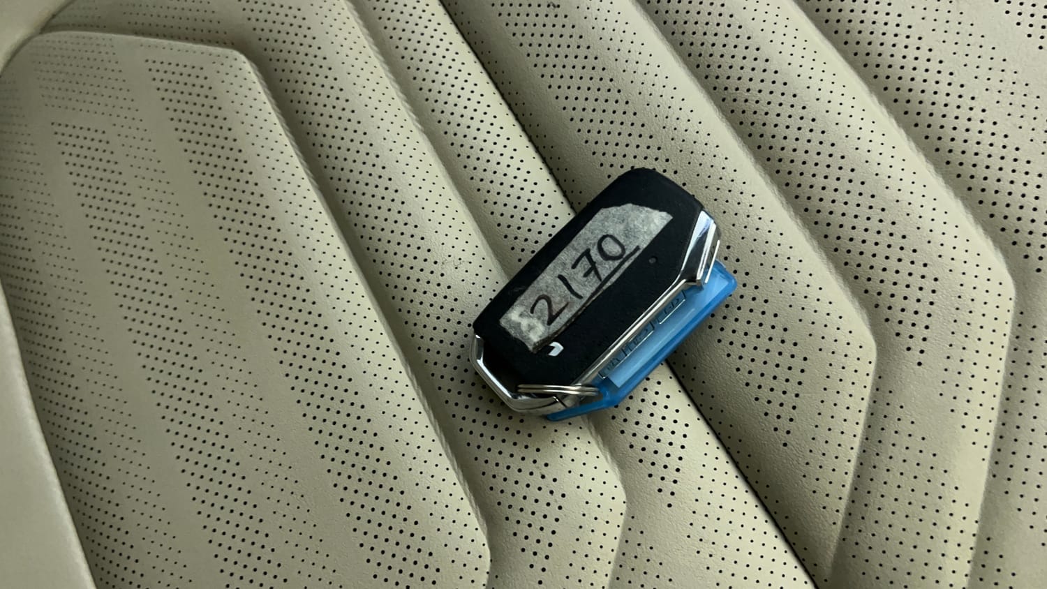 Used 2024 Kia Carens Luxury Plus 1.5 Turbo Petrol DCT 7 STR Petrol Automatic extra CAR KEY VIEW