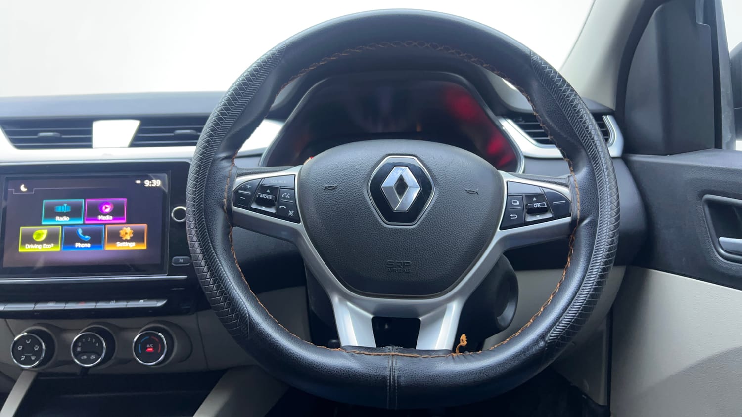 Used 2024 Renault Triber RXZ EASY-R AMT Petrol Automatic interior STEERING VIEW