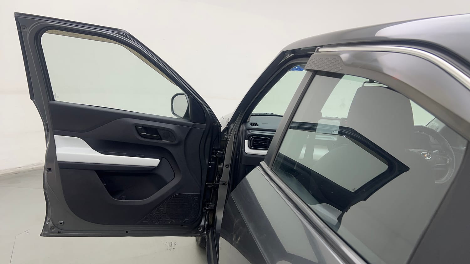 Used 2022 Tata Punch Pure MT Petrol Manual interior LEFT FRONT DOOR OPEN VIEW