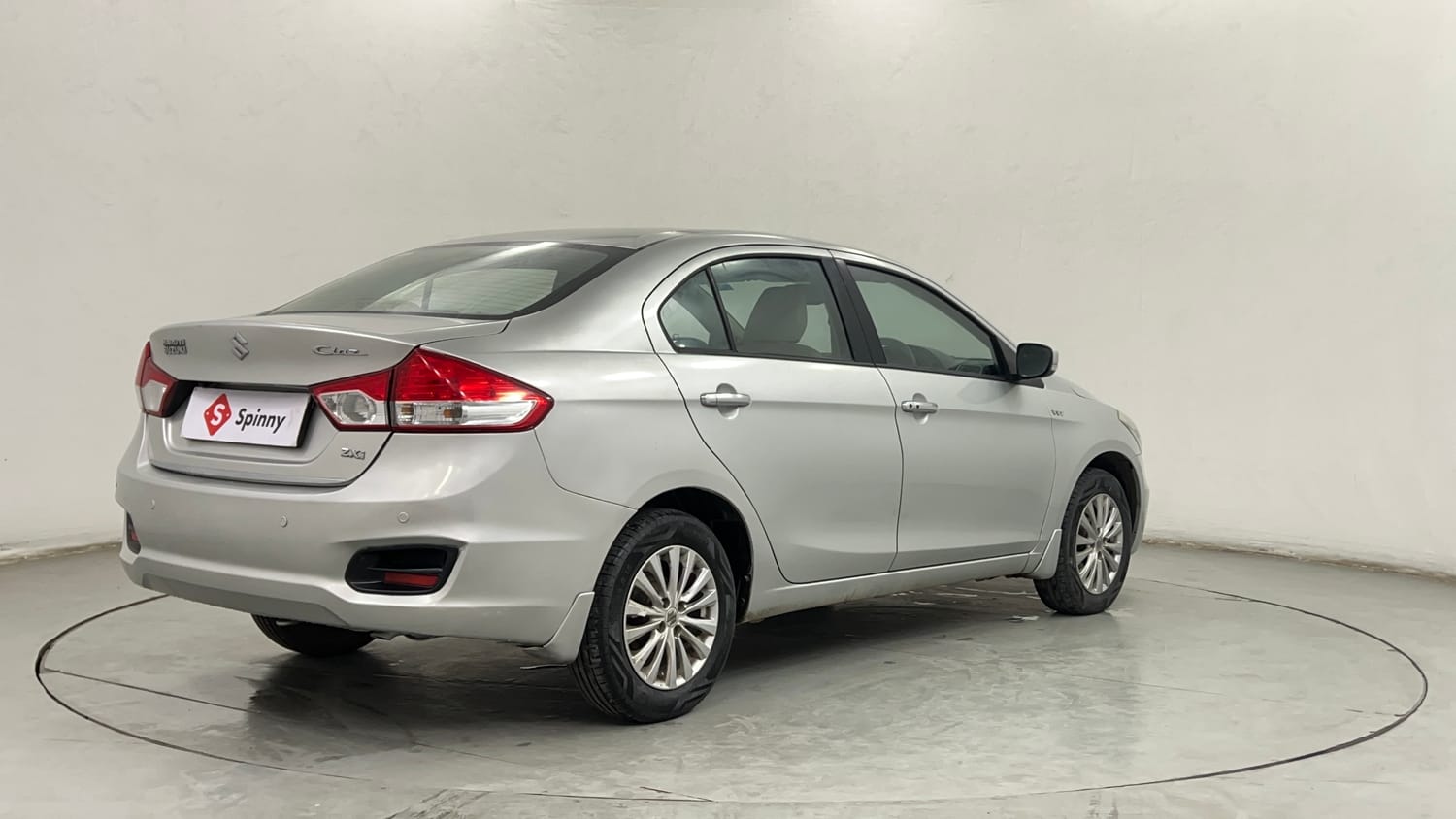 Used 2015 Maruti Suzuki Ciaz ZXi  AT Petrol Automatic exterior RIGHT REAR CORNER VIEW