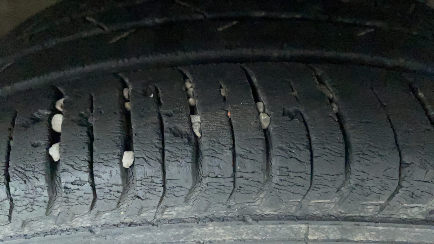 Used 2017 Maruti Suzuki Ciaz Alpha 1.4 AT Petrol Automatic tyres RIGHT FRONT TYRE TREAD VIEW