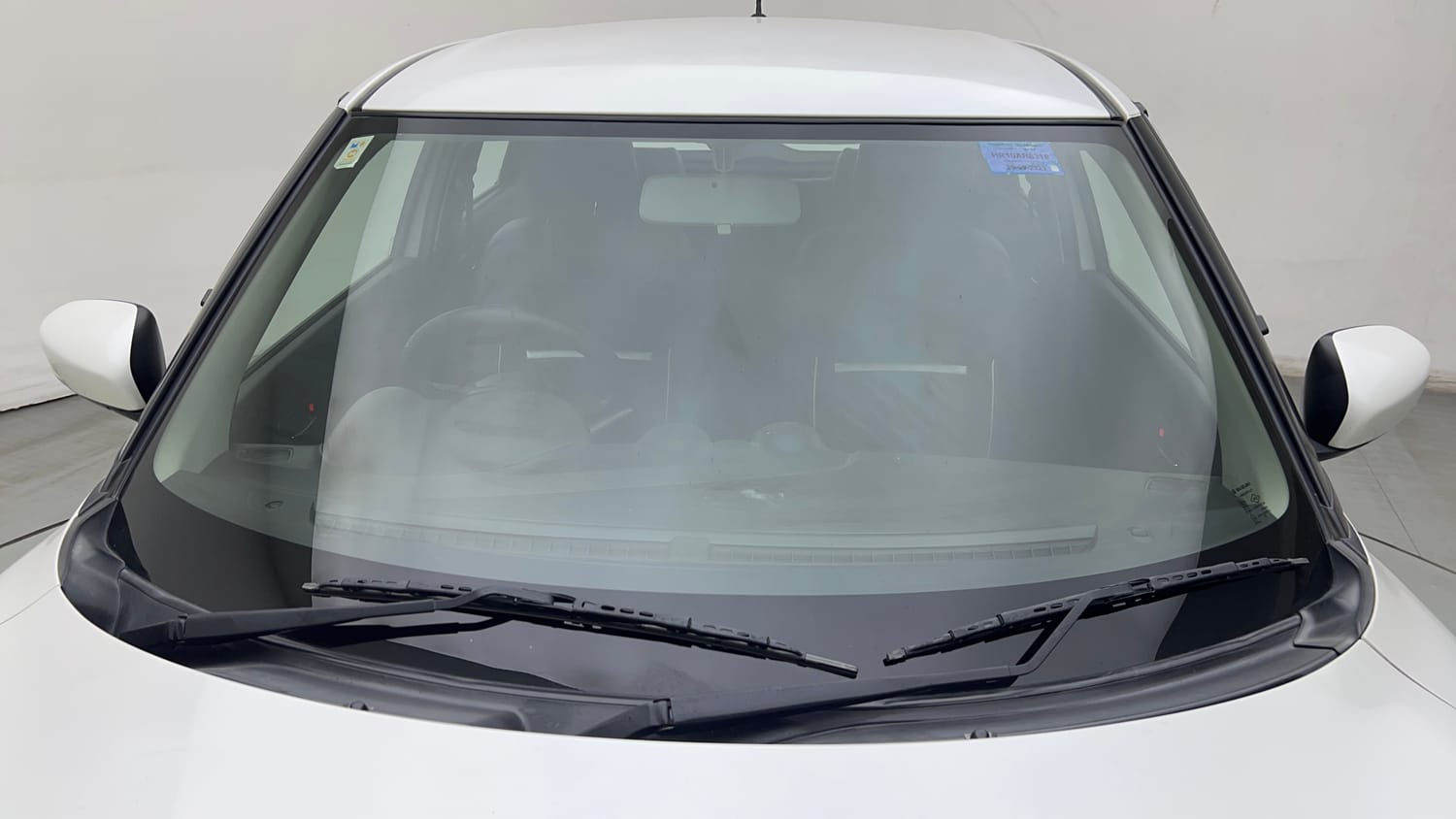 Used 2023 Maruti Suzuki Swift VXi Petrol Manual exterior FRONT WINDSHIELD VIEW