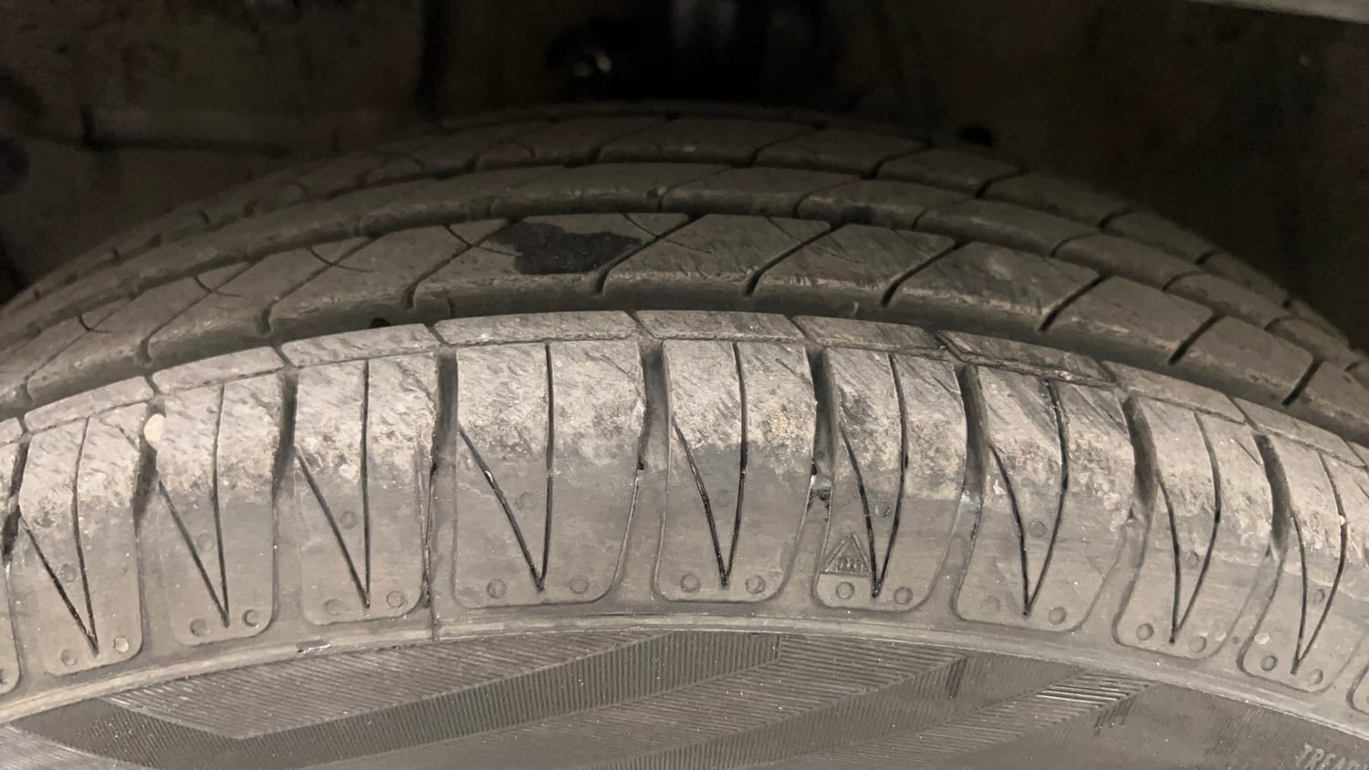 Used 2017 Honda Jazz V AT Petrol Petrol Automatic tyres LEFT FRONT TYRE TREAD VIEW
