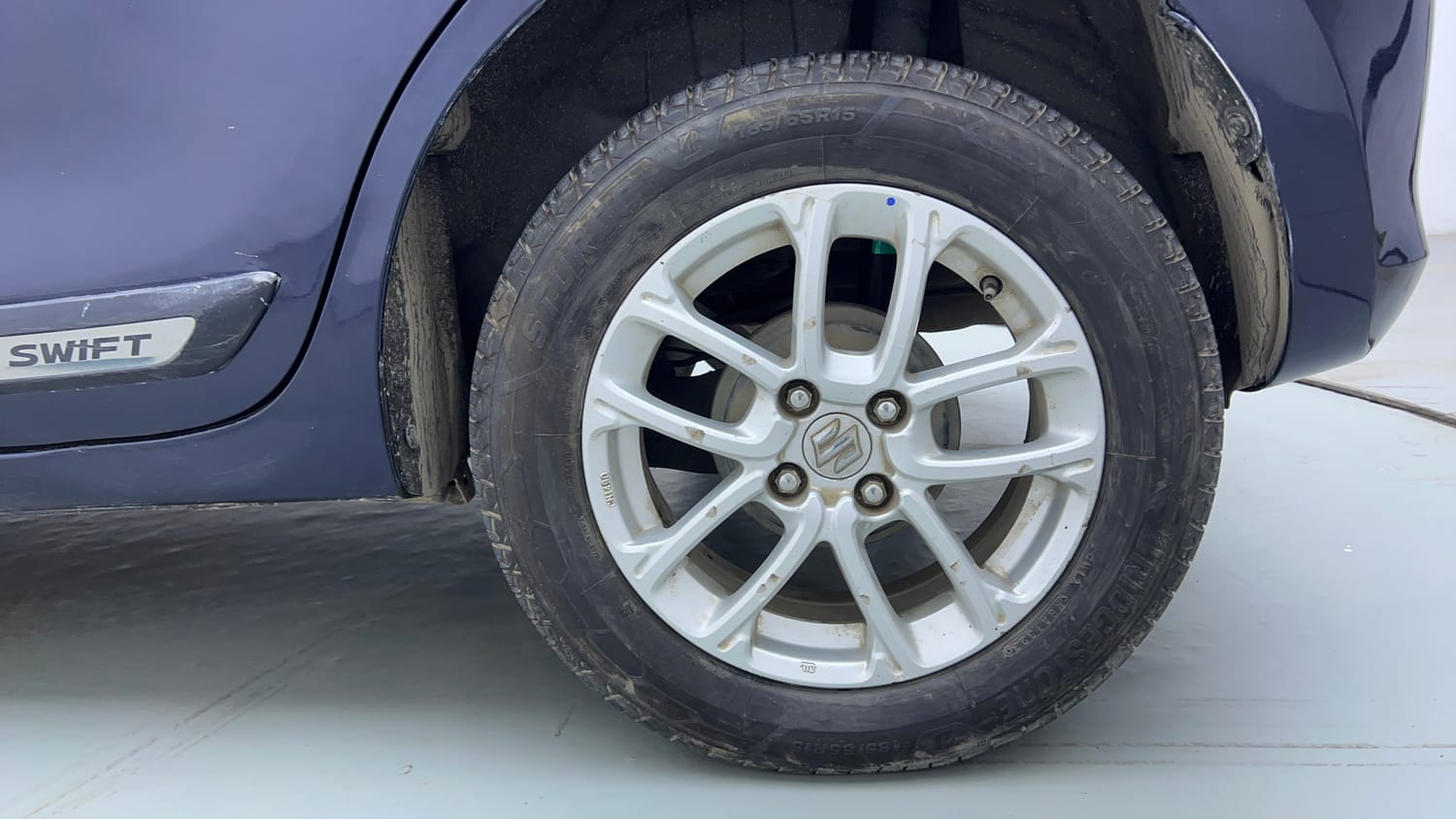 Used 2018 Maruti Suzuki Swift ZXi AMT Petrol Automatic tyres LEFT REAR TYRE RIM VIEW
