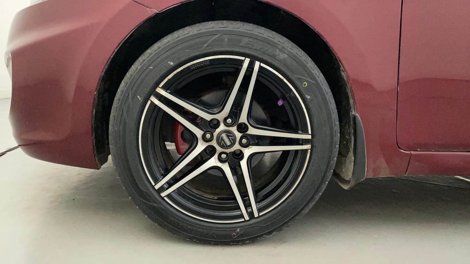 Used 2014 Hyundai Verna Fluidic 1.6 VTVT SX Petrol Manual tyres LEFT FRONT TYRE RIM VIEW