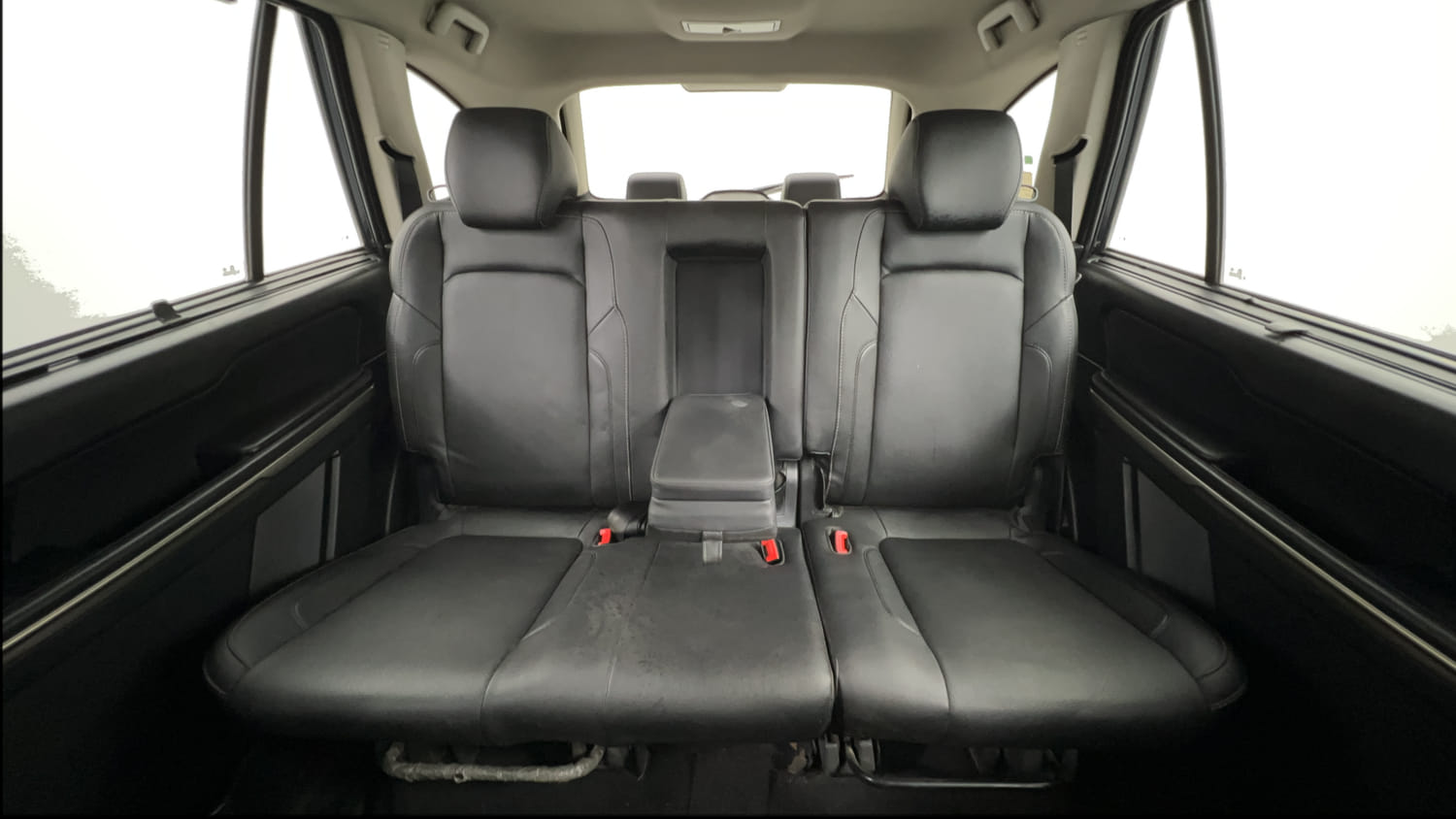 Used 2018 Tata Hexa XT 4x2 7 STR Diesel Manual interior REAR SEAT CONDITION VIEW