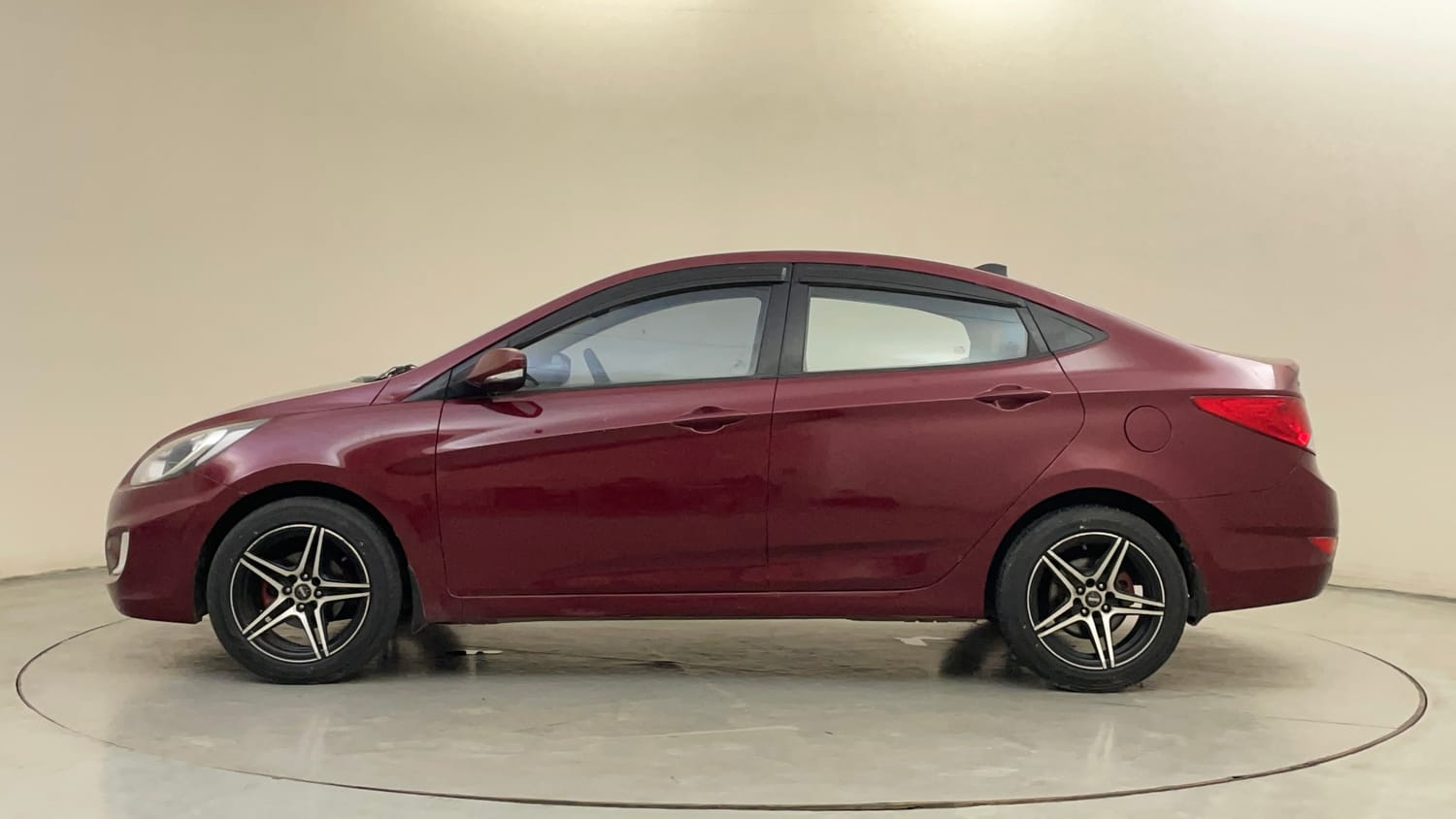 Used 2014 Hyundai Verna Fluidic 1.6 VTVT SX Petrol Manual exterior LEFT SIDE VIEW