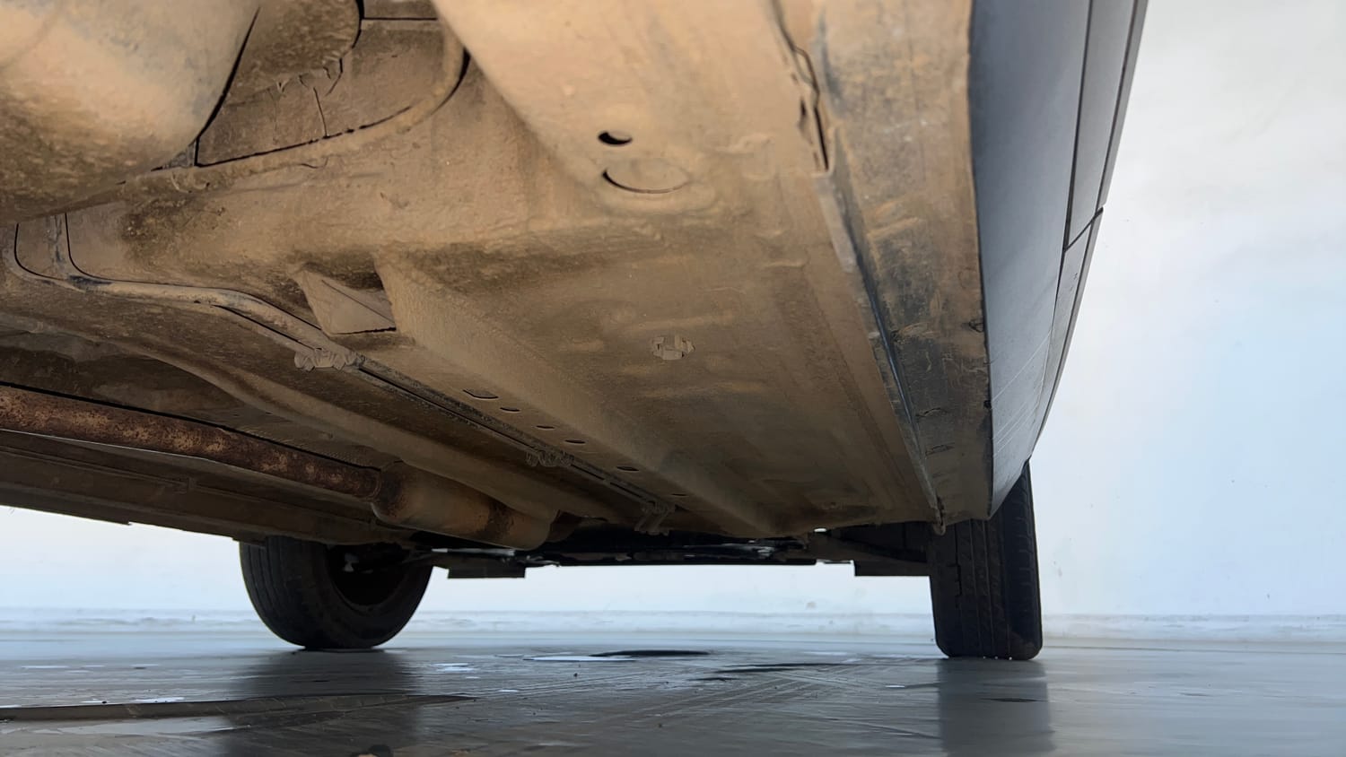 Used 2021 Nissan Magnite XL Petrol Manual extra REAR RIGHT UNDERBODY VIEW