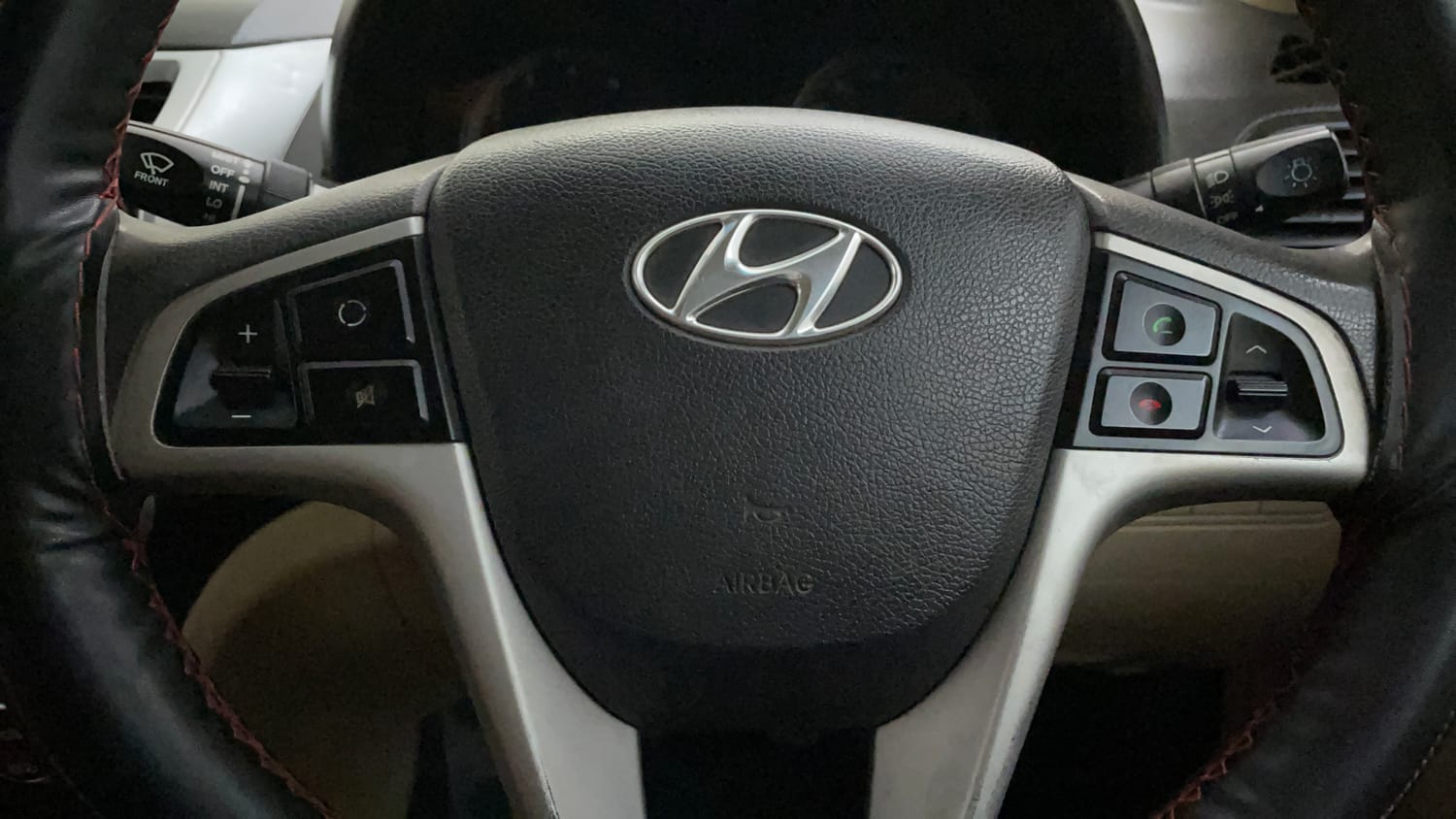 Used 2014 Hyundai Verna Fluidic 1.6 VTVT SX Petrol Manual top_features Airbags